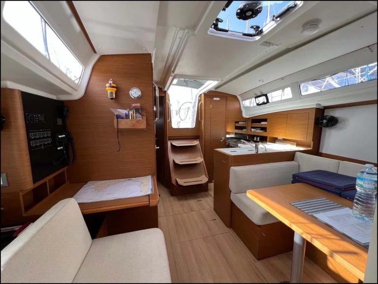 Pronájem jachty v Gouvia -Jeanneau Sun Odyssey 380 na Samboatu