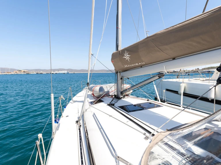 Pronájem Plachetnice v Lavrio -Jeanneau Sun Odyssey 440