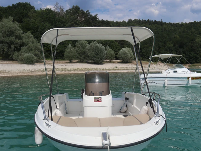 Pronájem lodi Karnic 480 v Maisod na Samboatu