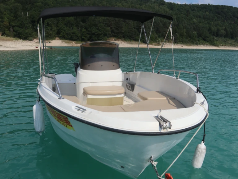 Pronajmout si Karnic 550 v Maisod