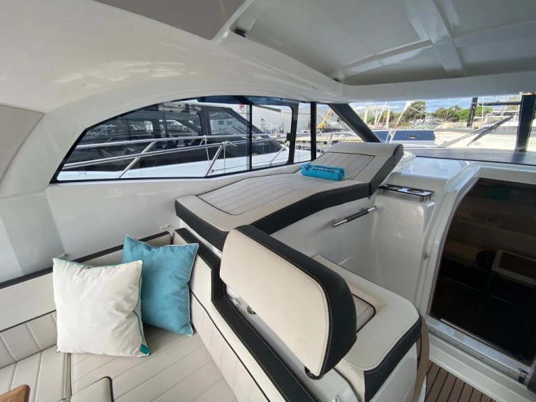 Pronájem lodi Jeanneau Leader 36 v Port des Marines de Cogolin na Samboatu