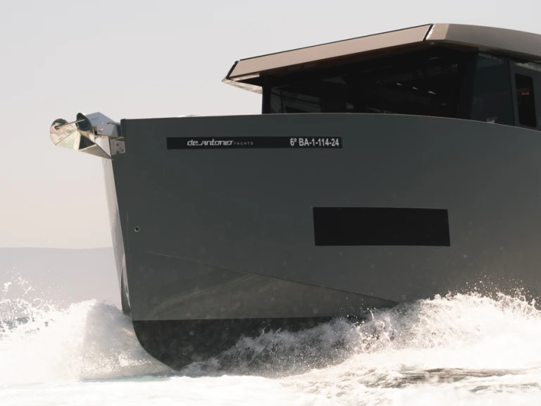Pronájem lodi De Antonio D50 Coupe v Puerto De Barbate na Samboatu