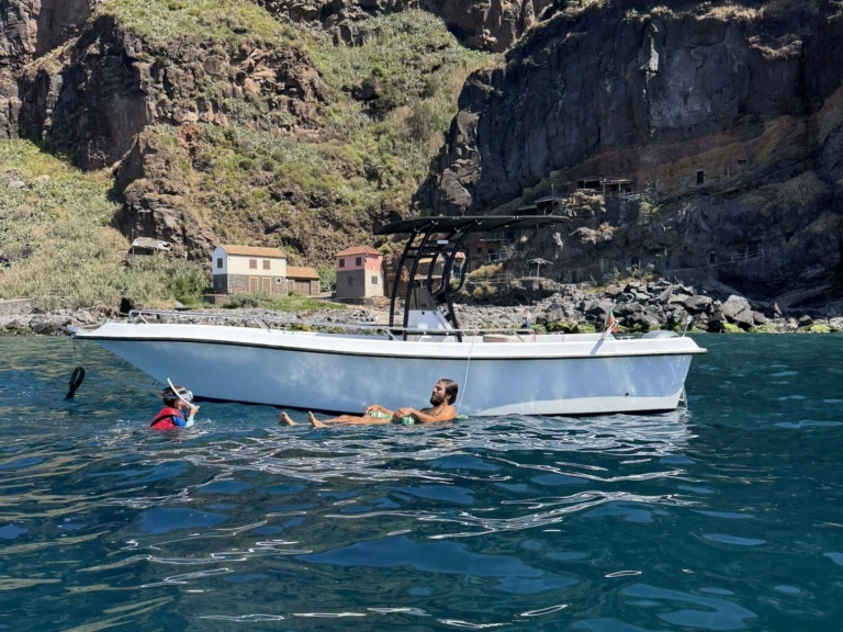 Pronájem lodi Meta Boats 650 Open v Porto do Funchal na Samboatu