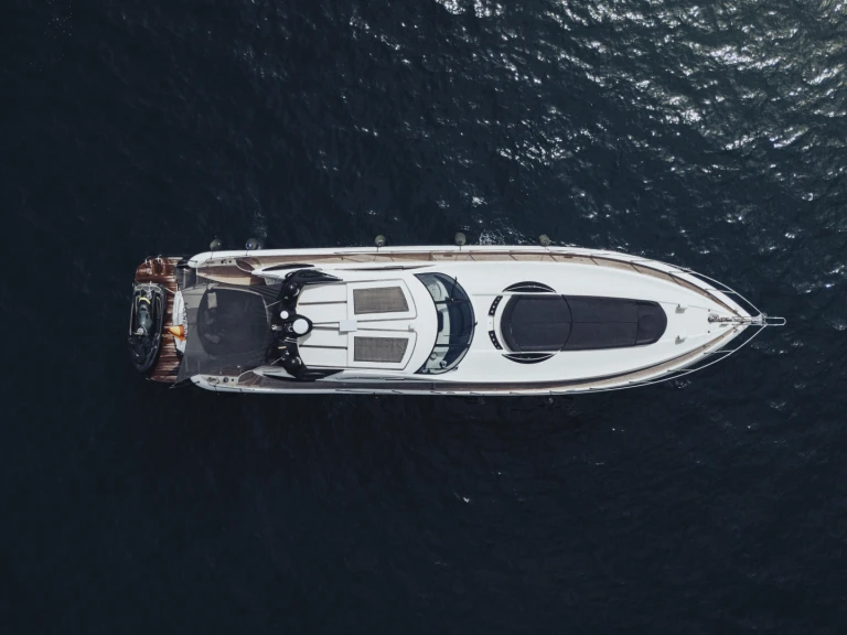 Pronájem Jachta Sunseeker s licencí