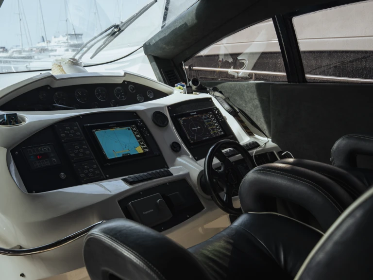 Sunseeker Predator 75 jednotlivci a charterové společnosti v Palma de Mallorca