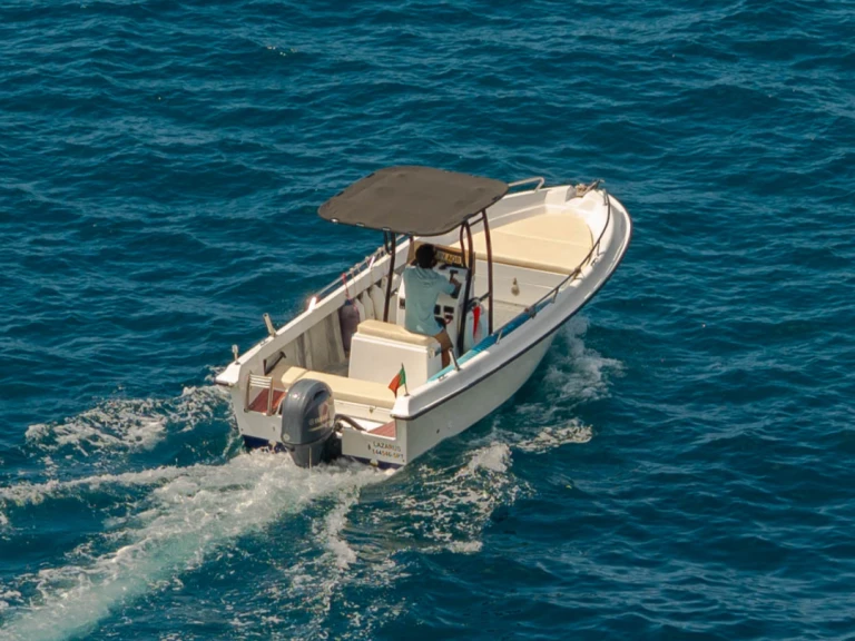 Pronajmout si Meta Boats 650 Open v Porto do Funchal