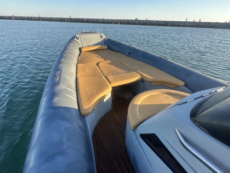 Pronájem lodi Lomac Adrenalina 8.5 v Palavas-les-Flots na Samboatu