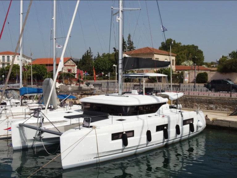 Pronájem lodi Lagoon Lagoon 46 v Lavrio na Samboatu