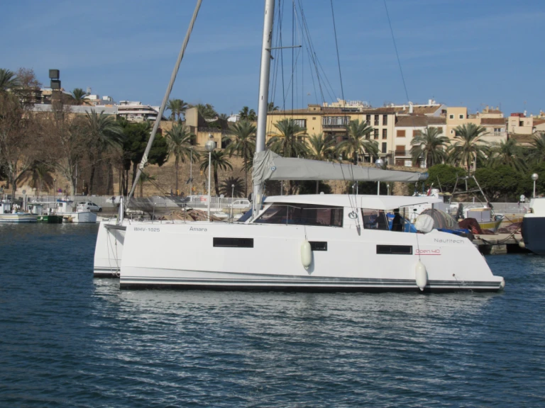 Katamarán k pronájmu v Port-Saint-Louis-du-Rhône za nejlepší cenu