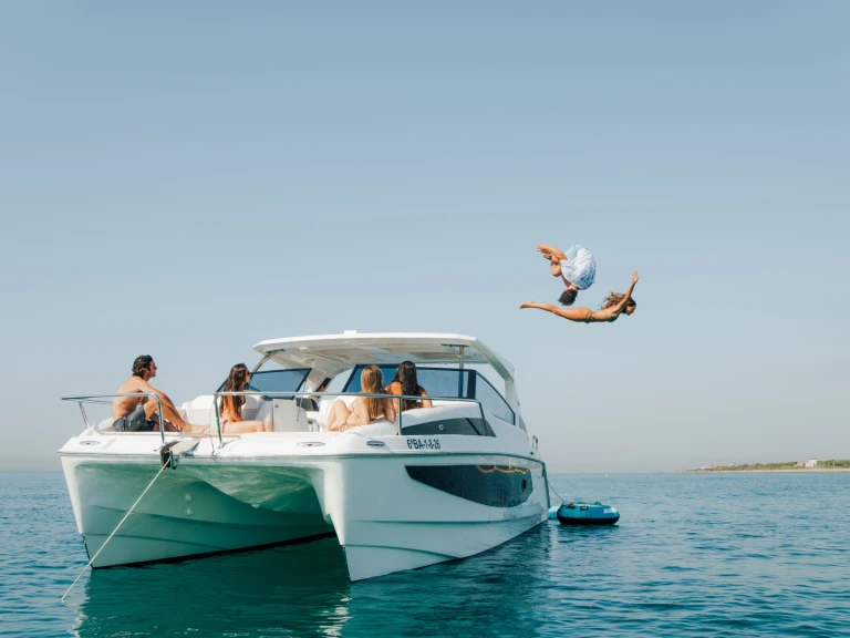 Pronajmout si Aquila Aquila 36 Sport v Barcelona