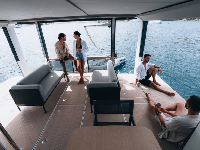 Jeanneau Sea Loft 480 jednotlivci a charterové společnosti v Gouvia