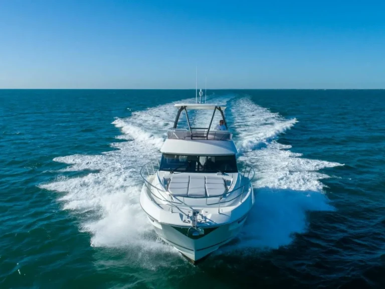 Pronajmout Motorová loď se skipperem či ne Sunseeker v Zanzibar
