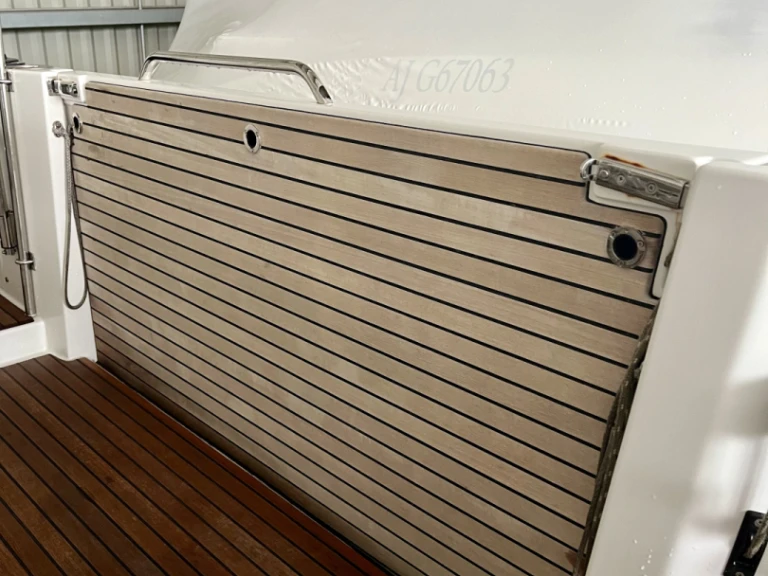 Pronájem lodi Ajaccio lákavé ceny FLYER 9 SUNdeck