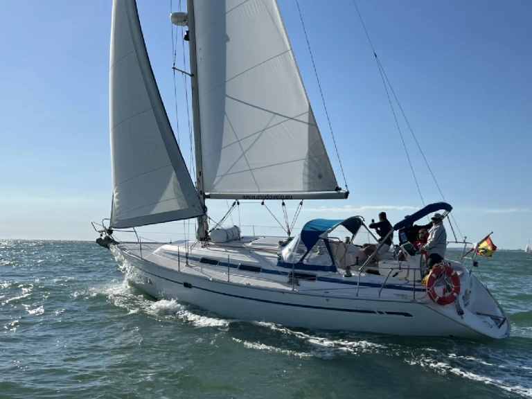 Pronajmout si Bavaria Bavaria 37.2 v Cádiz