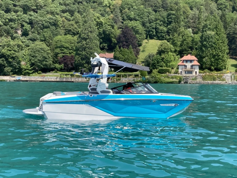 Pronájem Motorová loď v Annecy -Nautique Correct Craft g21