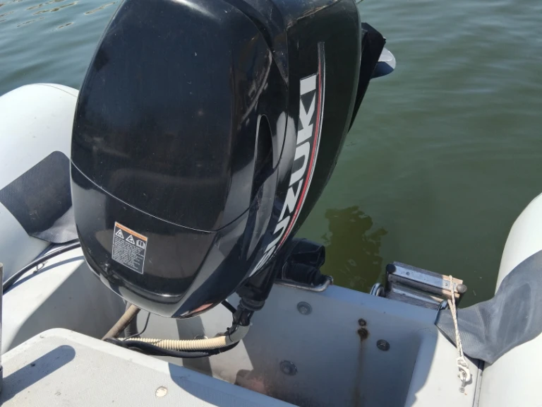 Joker Boat Coaster 515 jednotlivci a charterové společnosti v Cagliari