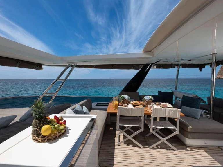 Pronájem lodi Ibiza Town lákavé ceny Lagoon 630 Motor Yacht
