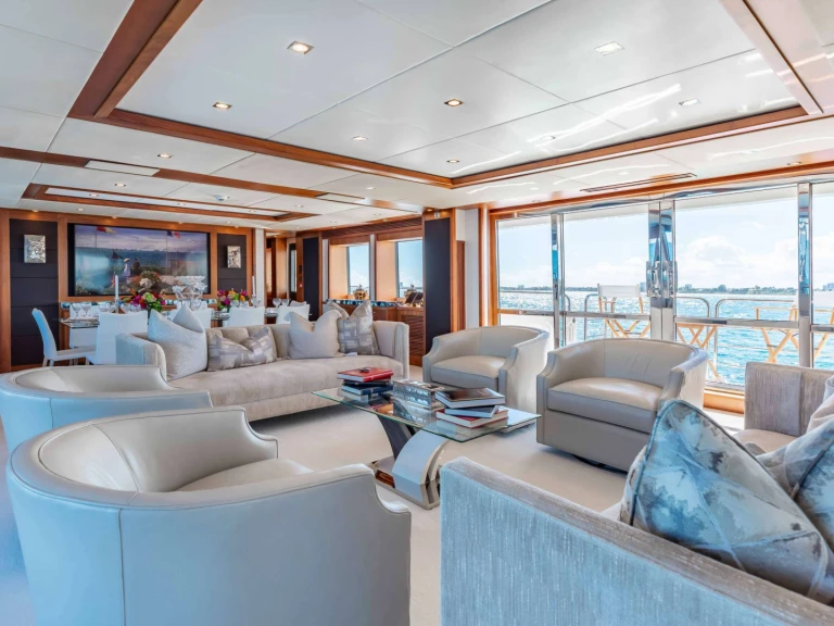 Sunseeker ABOUT TIME jednotlivci a charterové společnosti v Bahamy