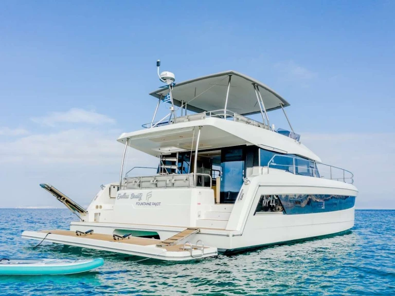 Pronájem Jachta Fountaine Pajot s licencí