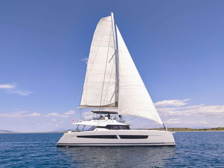 Pronájem Jachta Fountaine Pajot s licencí