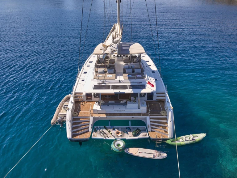 Fountaine Pajot SERENISSIMA jednotlivci a charterové společnosti v Atény