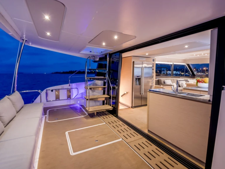 Pronajmout Jachta se skipperem či ne Fountaine Pajot v Atény
