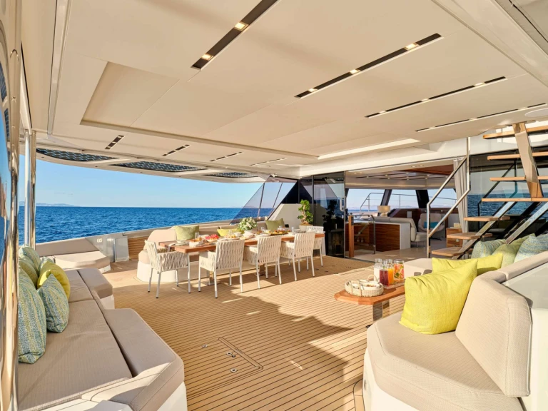 Fountaine Pajot AD ASTRA jednotlivci a charterové společnosti v Atény
