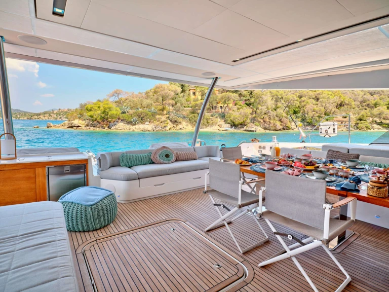 Fountaine Pajot KIMATA jednotlivci a charterové společnosti v Atény