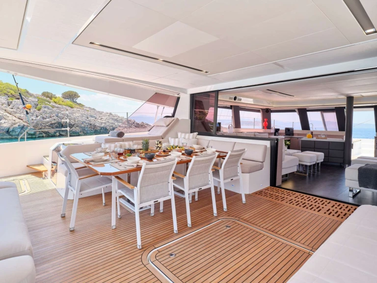Fountaine Pajot ALEXANDRA II jednotlivci a charterové společnosti v Atény