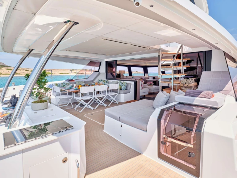 Pronájem Jachta Fountaine Pajot s licencí