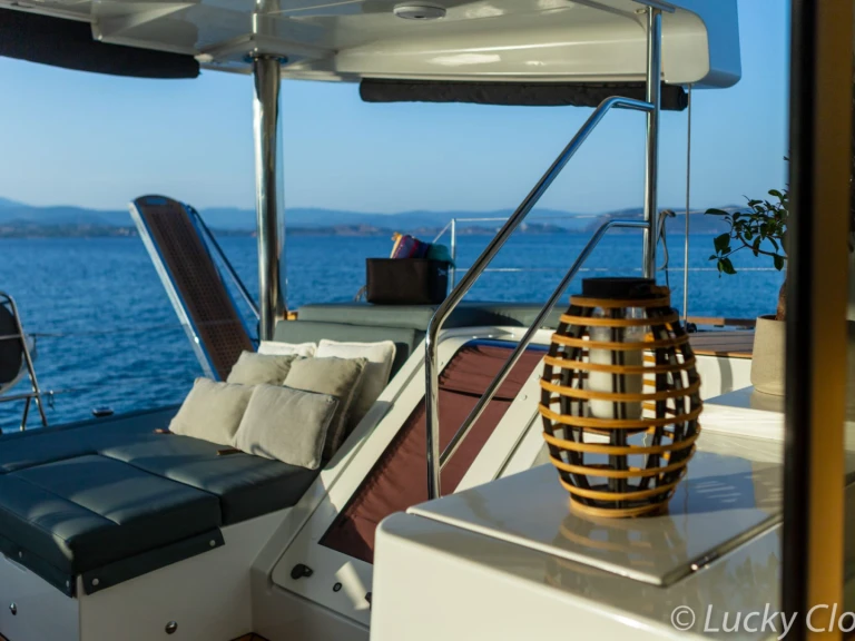 Pronájem jachty v Santorini (ostrov) -Lagoon LUCKY CLOVER  na Samboatu