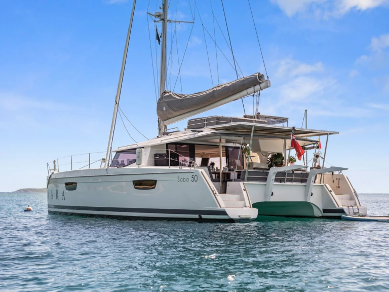 Pronajmout si Fountaine Pajot IARA v Britské Panenské ostrovy