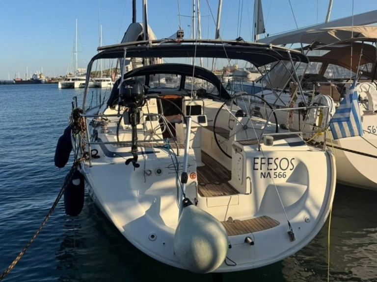 Pronajmout si Bavaria Bavaria 42 Cruiser v Lavrio