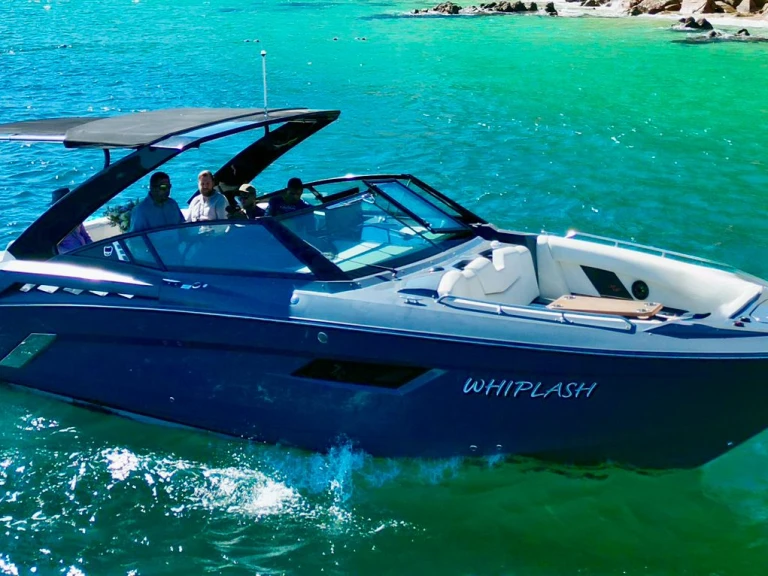 Pronájem lodi Cabo San Lucas lákavé ceny 350 Sundancer