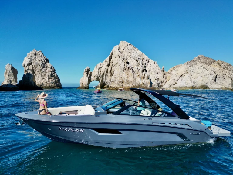 Pronájem lodi Cruisers 350 Sundancer v Cabo San Lucas na Samboatu