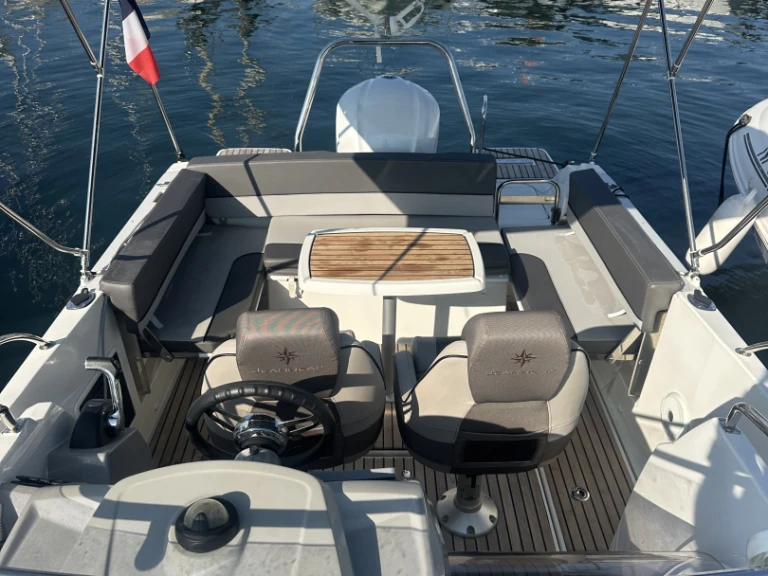 Pronájem jachty v Antibes -Jeanneau Cap Camarat 7.5 WA na Samboatu