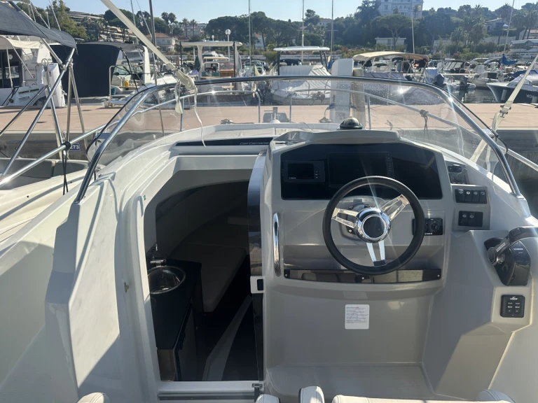Pronájem lodi Antibes lákavé ceny Cap Camarat 7.5 WA
