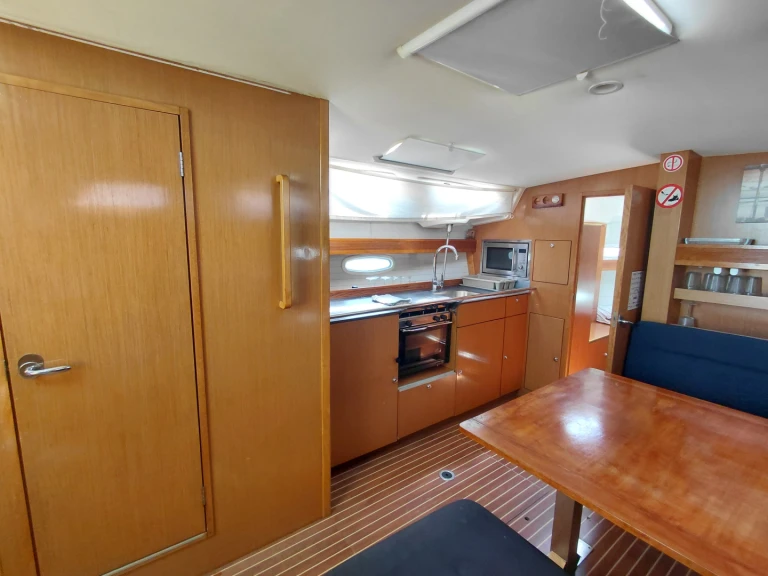 Pronájem lodi Lefkáda lákavé ceny Bavaria 43 Cruiser