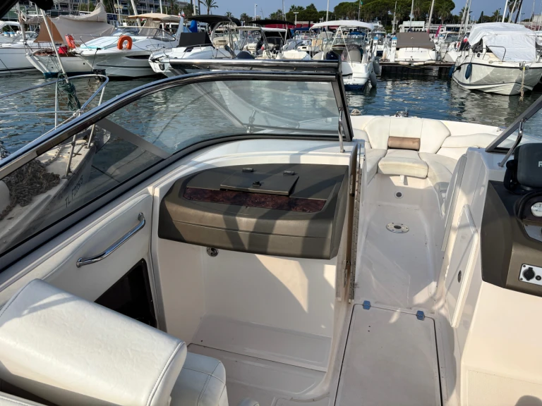 Régal Regal 2700 jednotlivci a charterové společnosti v Golfe-Juan