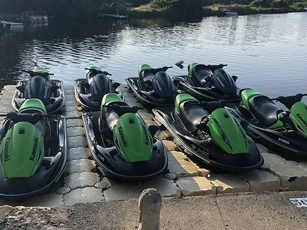 Pronájem Vodní skútr Kawasaki s licencí