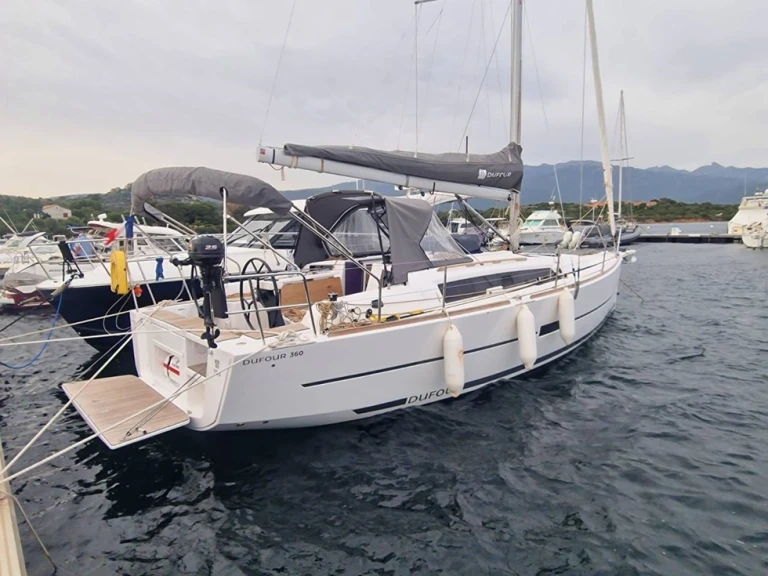 Pronajmout si Dufour Dufour 360 Grand Large v Ajaccio