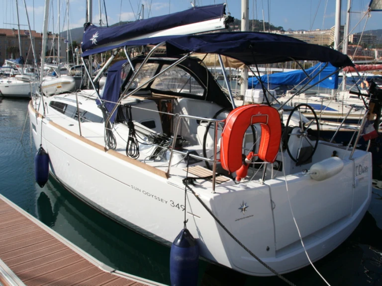 Pronajmout si Jeanneau Sun Odyssey 349 v Ajaccio