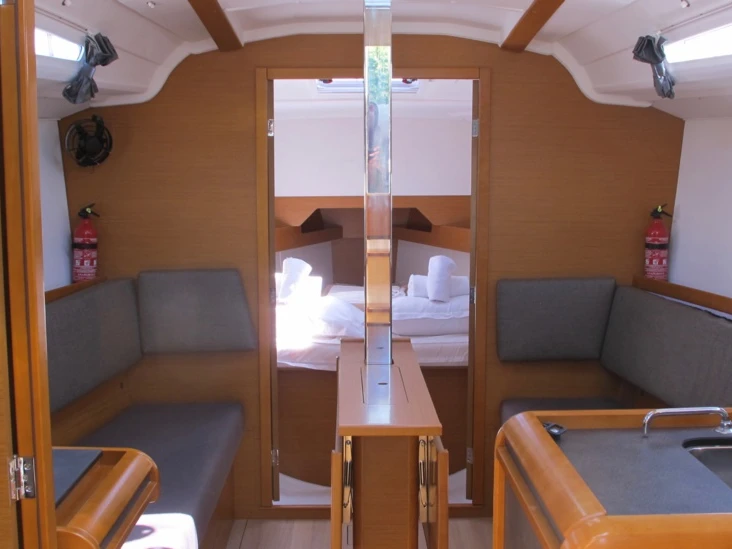 Pronájem lodi Jeanneau Sun Odyssey 349 v Ajaccio na Samboatu