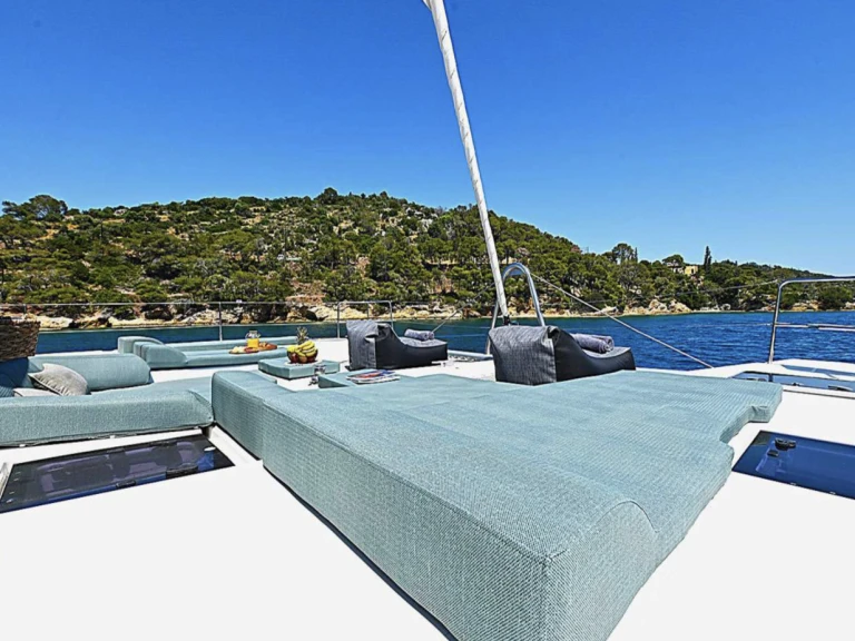 Pronajmout Katamarán se skipperem či ne Lagoon v Athens Marina