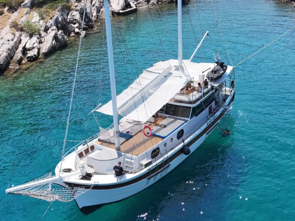 Traditional 82 jednotlivci a charterové společnosti v Split