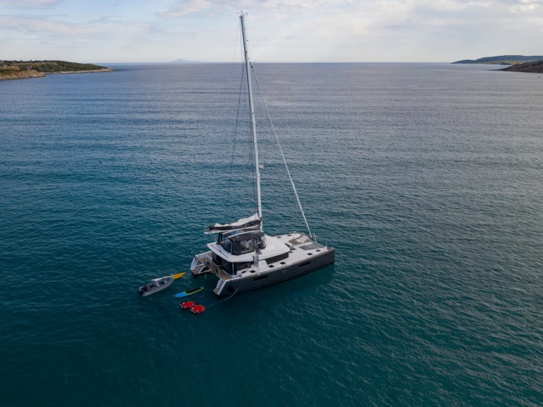Pronájem lodi Athens Marina lákavé ceny Lagoon 560 S2