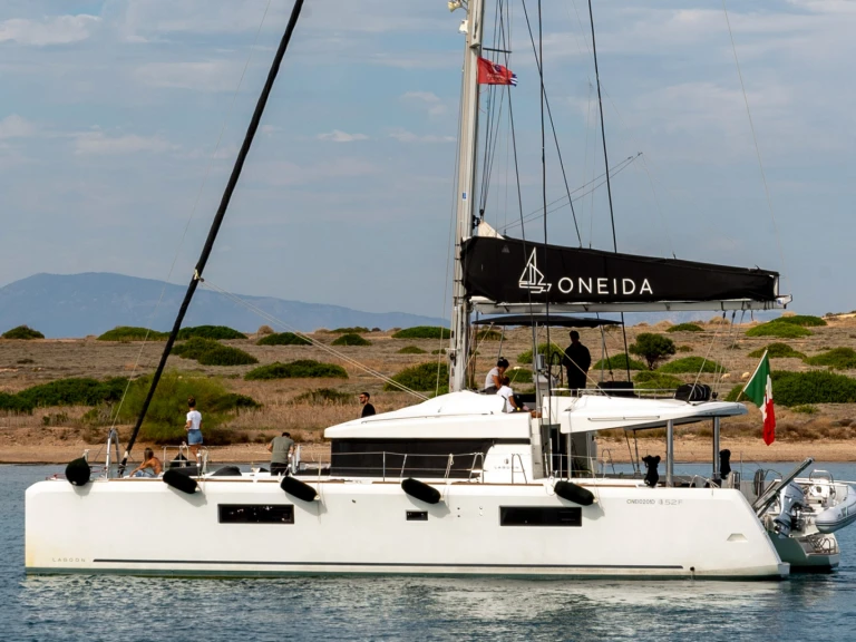 Pronájem lodi Lagoon Lagoon 52 v Athens Marina na Samboatu