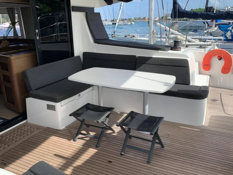 Pronájem lodi Pianottoli-Caldarello lákavé ceny Lagoon 42