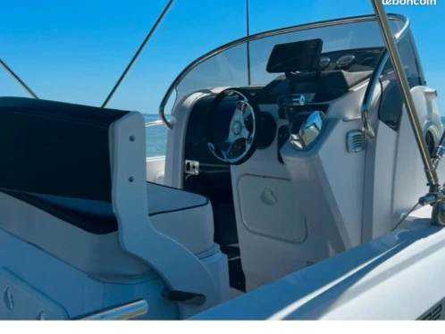 Pronajmout si Ranieri Shadow 22 S v Le Grau-d'Agde