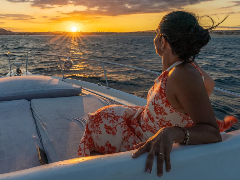 Pronájem lodi Sea Ray Sea Ray 450 Sundancer v Cabo San Lucas na Samboatu